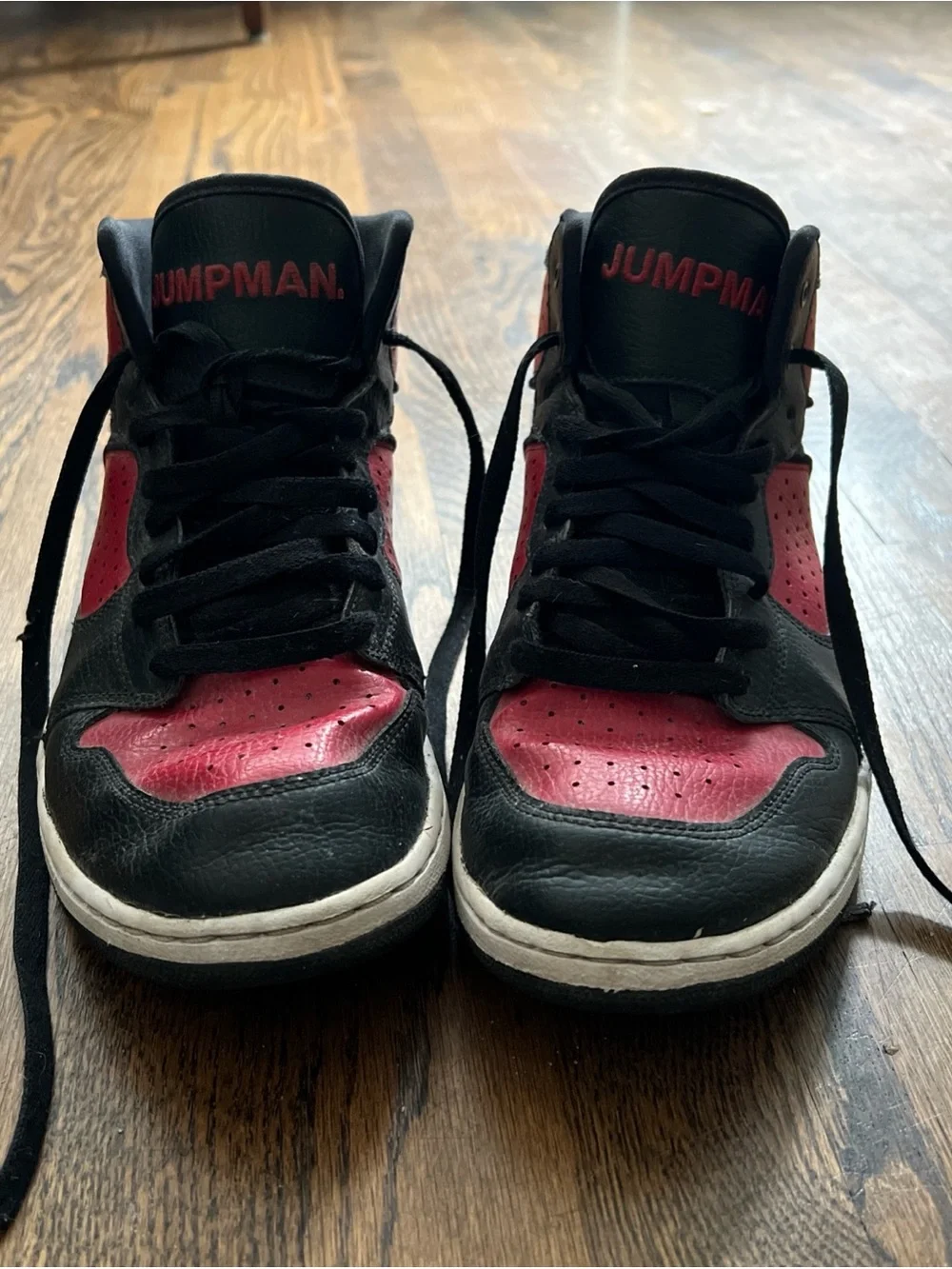 JUMPMAN JORDAN Athletic Shoes Black/Red Preowned Men’s Size 10.5